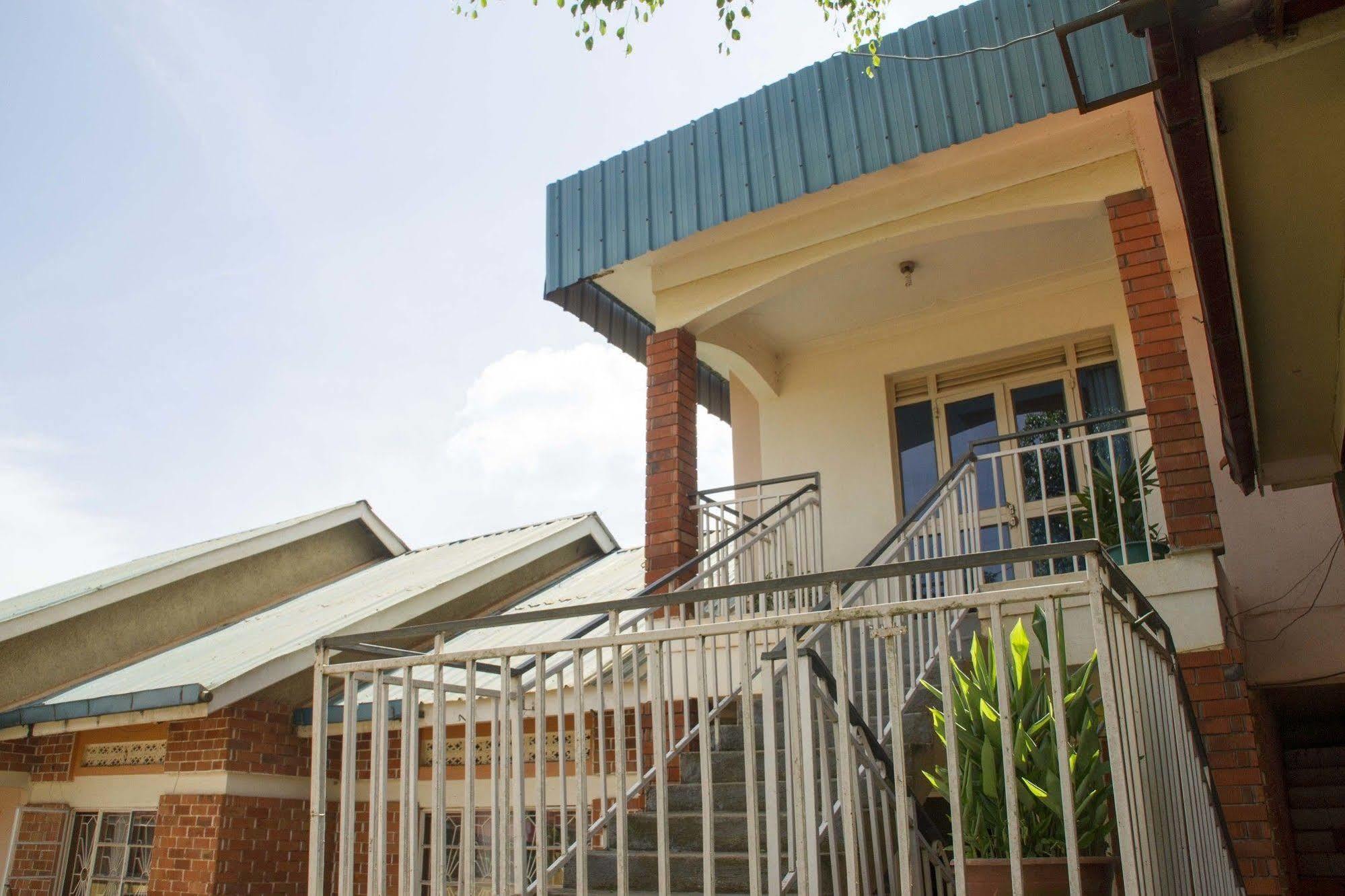 Keba Inn Lyamutundwe Exterior foto